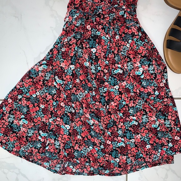 Floral dress button up/criss cross waist, small - Picture 3 of 6